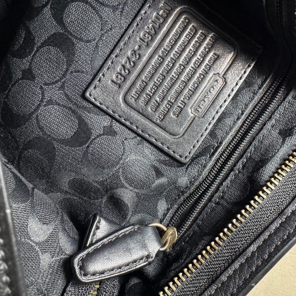 Coach Bleeker small mini duffle bag in black glove tanned leather. #D1481-32281. - Picture 8 of 11
